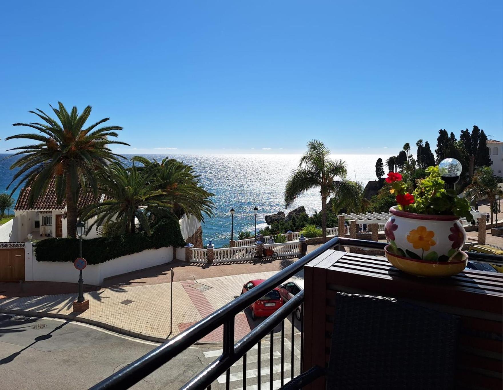 Spectacular Sea Views, 2 Bed,2 Bath Apartment Nerja Luaran gambar