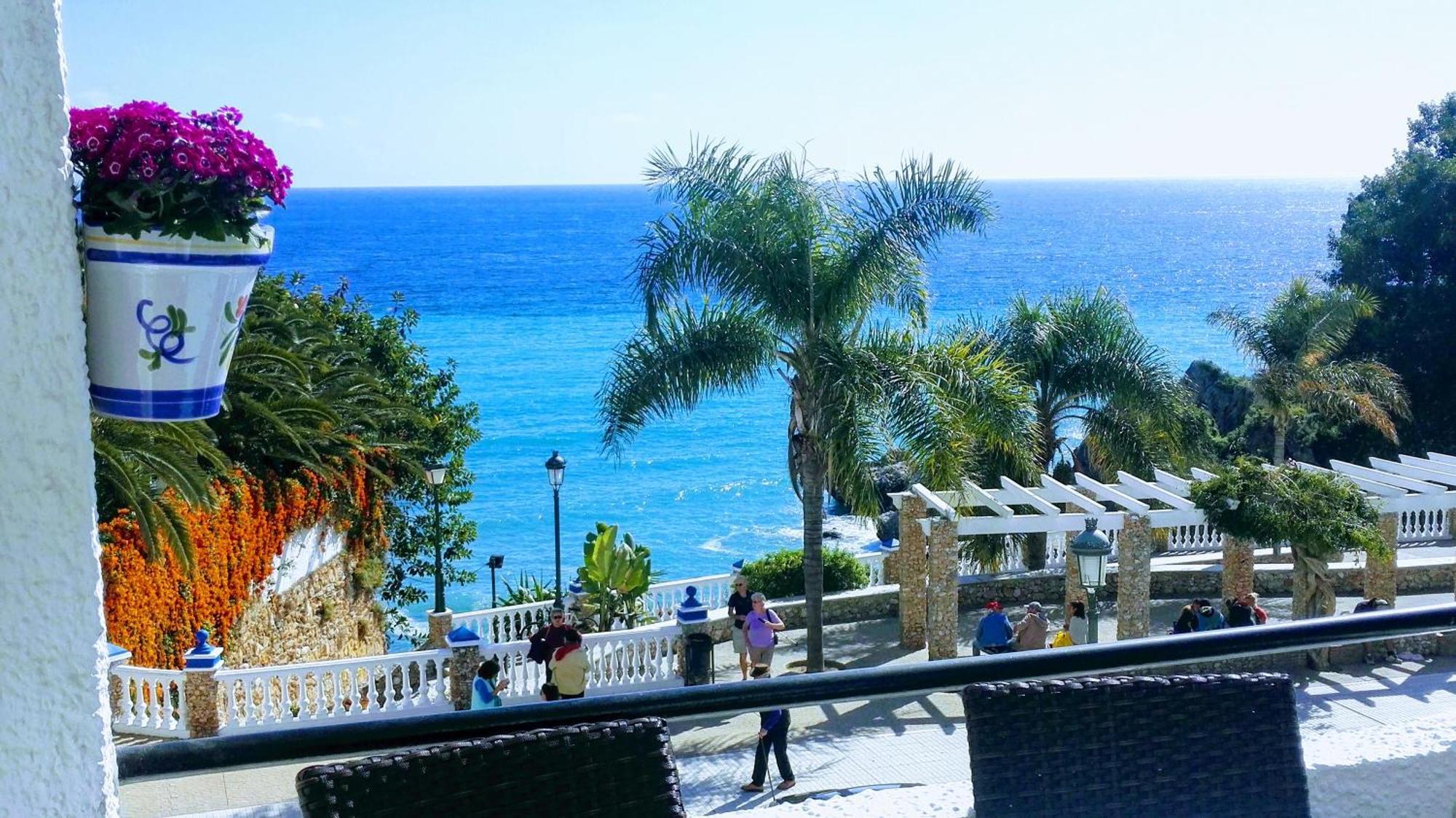Spectacular Sea Views, 2 Bed,2 Bath Apartment Nerja Luaran gambar